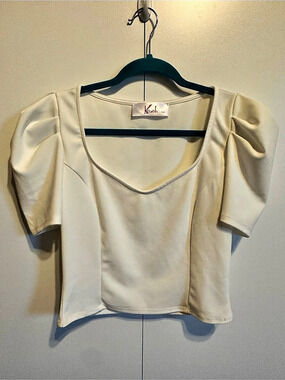 Krush Puff Sleeve Top in White Large Like New